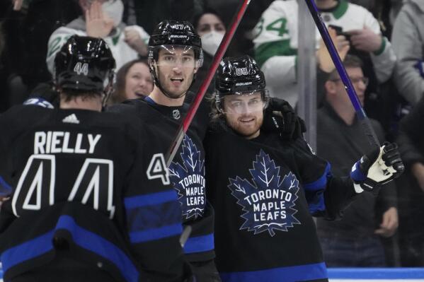 Engvall s late goal lifts Maple Leafs over Devils 3 2 AP News
